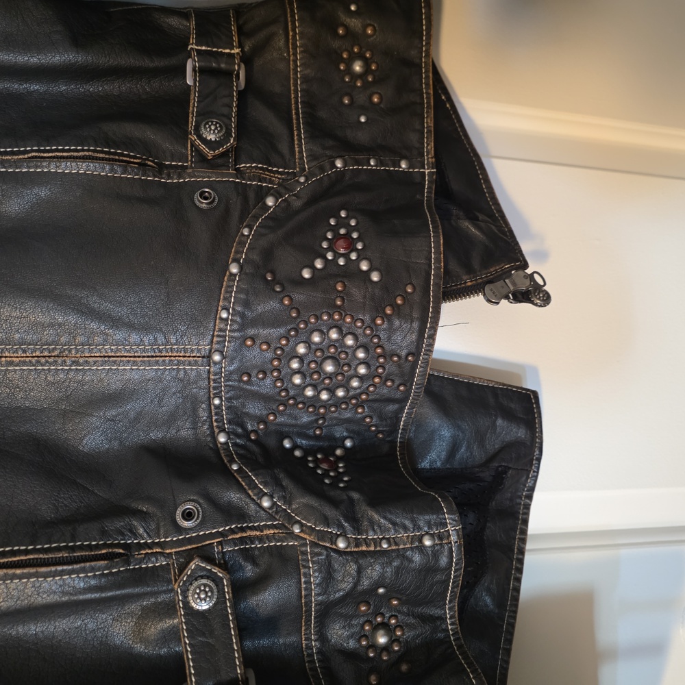 Harley-Davidson Black Leather Jacket with Brown Stitching - Picture 3 of 11